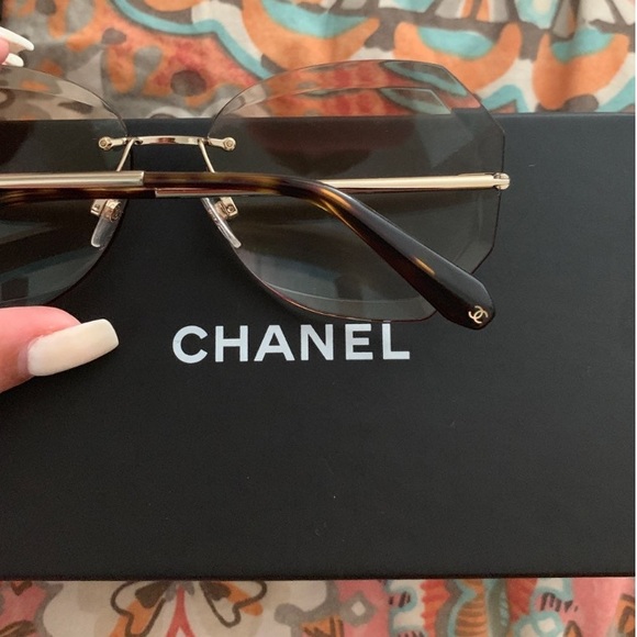 Chanel Sunglasses - Picture 2 of 8